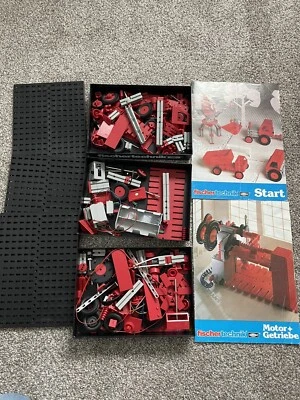 3 VINTAGE FISCHER TECHNIK Boxes, Instructions Start 100, Motors And Gears - Image 1 of 4