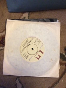 1977 CRYSTAL GAYLE 7" - DON'T IT MAKE MY BROWN EYES BLUE /ALL I WANNA DO IN LIFE - Picture 1 of 1