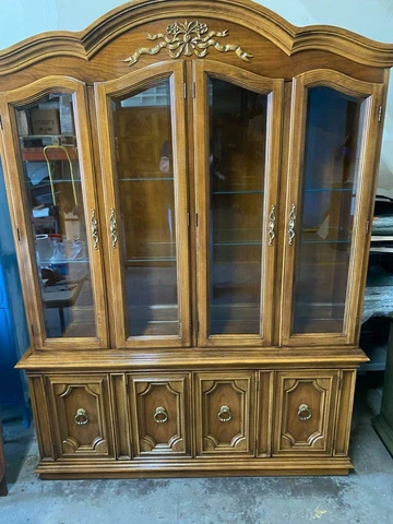 Thomasville Furniture Cellini Collection Italian Provincial China Cabinet 7422-4 Cover