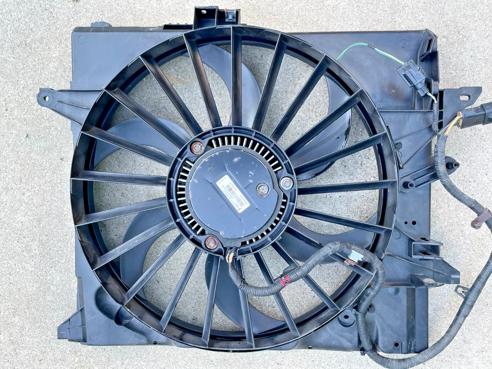 '04-09 Conjunto de ventilador de refrigeración del radiador del motor Jaguar XJ8 VDP X350 5W938C607BK OEM Foto 1 de 4