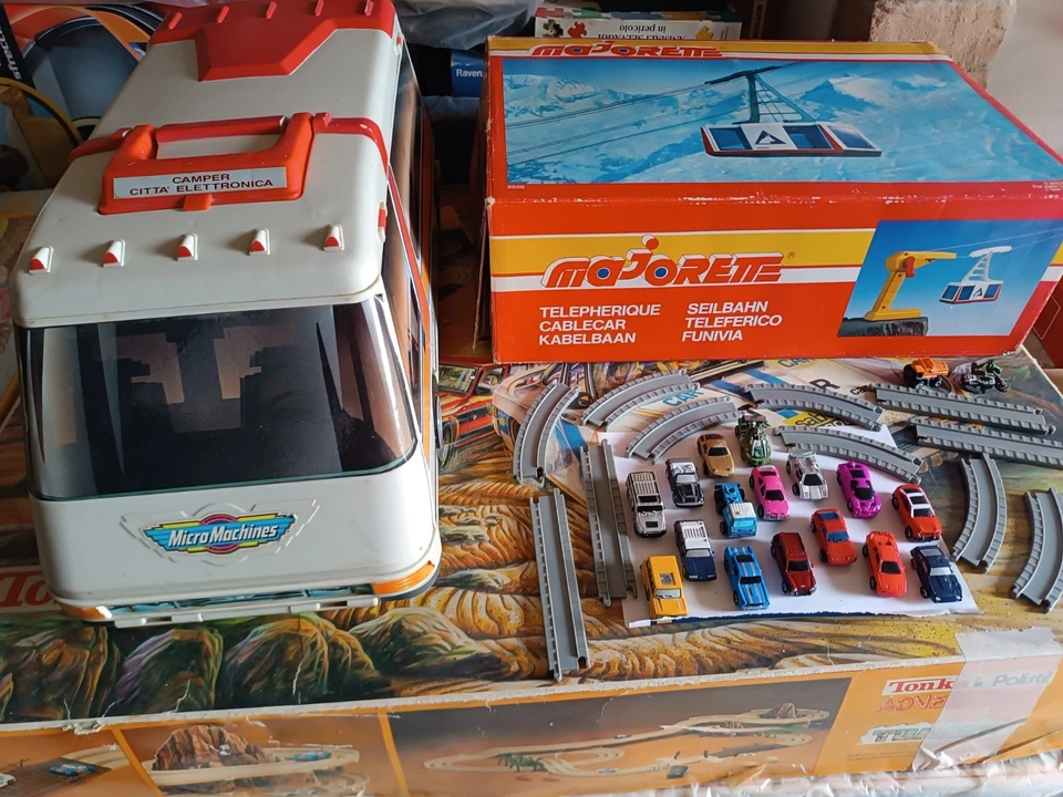 Lotto Giocattoli Anni 80-90  Micro Machines E Majorette  - Immagine 1 di 4
