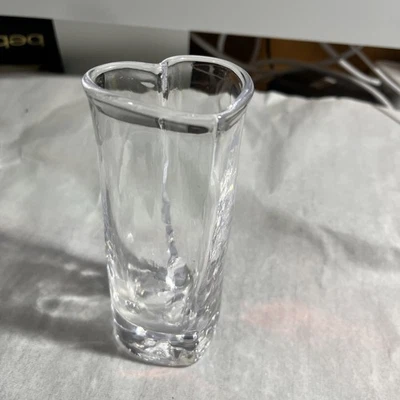 Simon Pearce H1184 Highgate Heart Bud Vase 5¼ x 2¼ in - Image 1 of 4