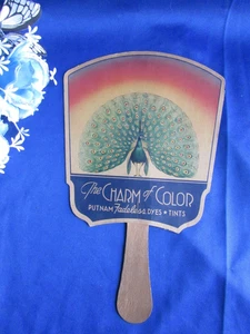 ANTIKER 1920er WERBUNG HANDFÄCHER KUNST PUTNAM KLEIDUNGSFÄRBEREI IN NEBRASKA GEBRAUCHT, IN EINWANDFREIEM ZUSTAND - Bild 1 von 7