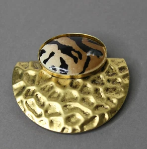 Gold Tone Hammered Medallion Costume Pendant Animal Print Resin Cabochon - Picture 1 of 10