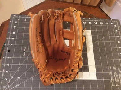 VTG Rawlings RBG36Y LHT Cal Ripken Jr. Fastback Model - Mint Condition - Image 1 of 4