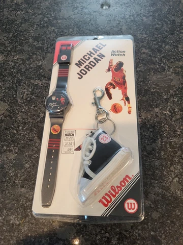 New MOC 80s Michael Jordan Watch with Sneaker Keychain Cover