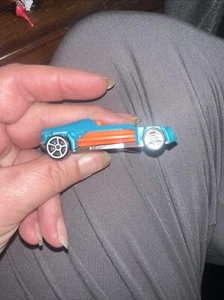 2017 Mystery Models #06 MED-EVIL∞blue-teal/orange Sticker Hot Wheels - Picture 1 of 6