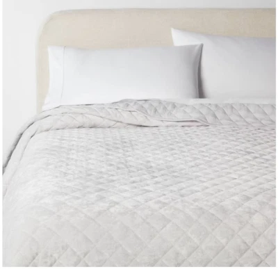 Edredón Threshold Terciopelo Puntada Diamante Completo/Reina, Gris Claro Foto 1 de 4