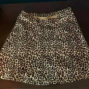 Girls Leopard Cheetah Print Skirt Old Navy EUC Size Large Back to School Girls - Picture 1 of 3