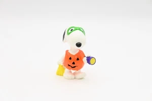 Vintage Snoopy Peanuts Pumpkin Beagle Trick or Treat Halloween Figurine - Picture 1 of 6