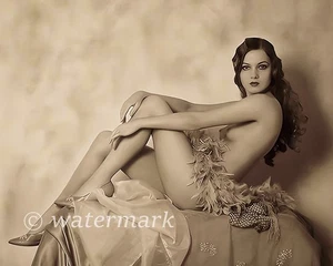 Ziegfeld Girl Glamour Photo – 8x10 - Vintage 1920s Flapper Era - Picture 1 of 1