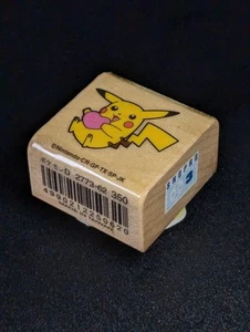 Pokemon Pikachu mit Herz Holz Tinte Stempel Tomy Nintendo NEU/UNBENUTZT - Bild 1 von 4