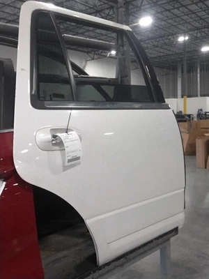 Lincoln Navigator 2017 puerta trasera derecha blanca 268630 90 k millas usado Foto 1 de 4