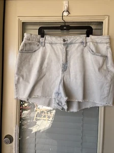 AVA & VIV Women's Size 22 High Rise Midi Blue Denim Shorts NWT - Picture 1 of 6