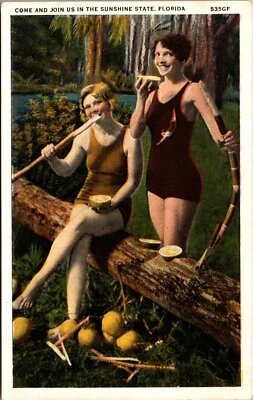 Postal de colección 2 bellezas de baño comen fruta únete a nosotros en el estado del sol FL Foto 1 de 2
