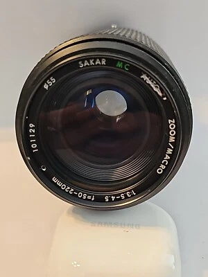 Sakar 80-200mm F/4.5 Compact Macro Zoom Lens Canon Mount - Image 1 of 4