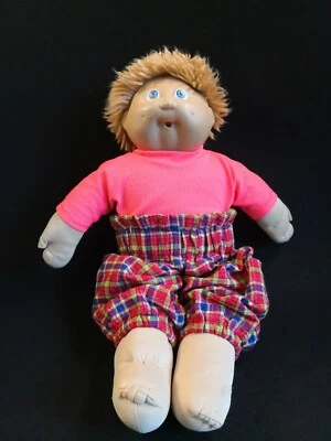 Cabbage Patch Kids Puppe kurze Haare, Hose, Langarm Shirt - Bild 1 von 4