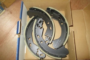 18030045 GM OEM ZAPATAS DE FRENO TRASERAS GM CARS 1991-2002 DURASTOP - Imagen 1 de 4