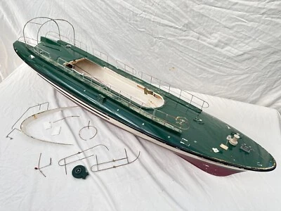 + + + Graupner Rettungskreuzer Adolph Bermpohl, Rumpf  Restaurationsobjekt + + + - Bild 1 von 4