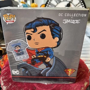 Funko Pop And Tee Superman Size Medium T-Shirt GameStop Exclusive - Bild 1 von 4