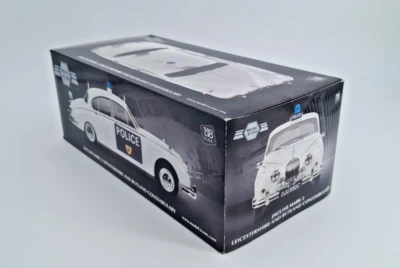 MODEL ICONS 1/18 jaguar mark 2 police Leicestershire and Rutland - Image 1 of 4