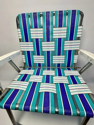 Sillas plegables vintage de aluminio con palmeado blanco azulado púrpura playa césped patio Foto 1 de 3