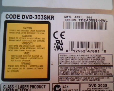 Unidad de DVD ROM Pioneer Code DVD-303SKR DVD-303S SCSI 0950-3398 E99677 Abril 1999 Foto 1 de 4