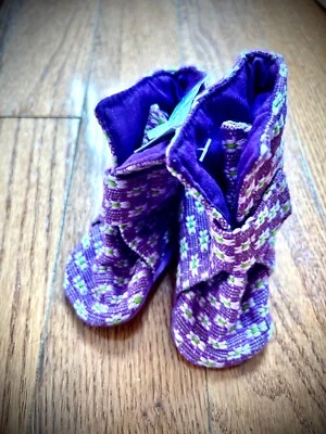 Preciosos botines de bebé únicos hechos a mano cosidos en Guatemala Foto 1 de 4