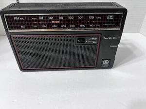 General Electric Transistor Radio AM/FM No 7-2660D - Picture 1 of 7