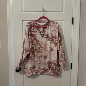 P & Rose Boutique Brand Sweatshirt - 1X - Item#500 - Picture 1 of 7