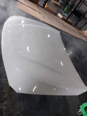 Capó usado se adapta a: BMW 330I 2017 SDN grado B Foto 1 de 4