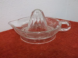 EXPRIMIDOR DE VIDRIO PRENSADO TRANSPARENTE VINTAGE CON MANGO DE SUJECIÓN PARA DEDOS - Imagen 1 de 7