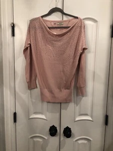 GUESS - GRÖSSE LARGE - hellrosa Strass Akzent Pullover - Urlaub - GLAM. Neu Mit Etikett - Bild 1 von 10