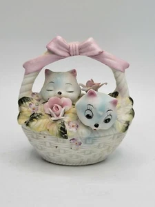 Anthropromorphic Cats In Basket Figurine Kittens Handled Wicker 3D Flowers - Picture 1 of 8