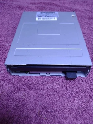(parts only) Samsung SFD-321B 1.44MB 3.5" Floppy Drive - Image 1 of 4