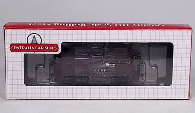 Centralia Car Shops CCS1109-03 HO Scale Santa Fe Early Caboose 1940 Class #1569 - Image 1 of 4