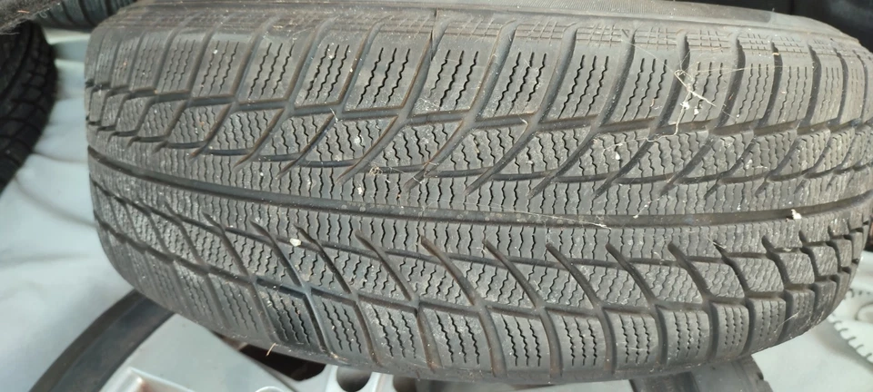 Winterreifen Mit Felgen - Bild 1 von 4