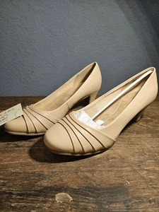 Women's 9.5 Short Pumps Closed-Toe (Beige "Nude") Mother Of Bride, Birde, Work - Picture 1 of 8