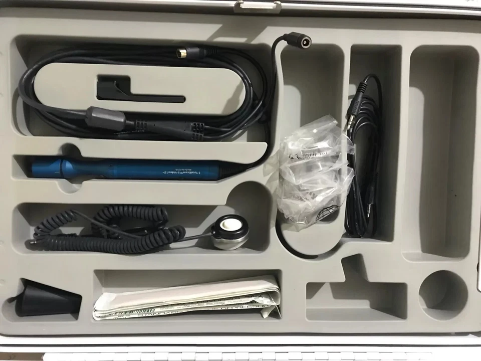 Sistema de estación de examen de signos vitales telemedicinales de transporte de video móvil GlobalMed Foto 1 de 4