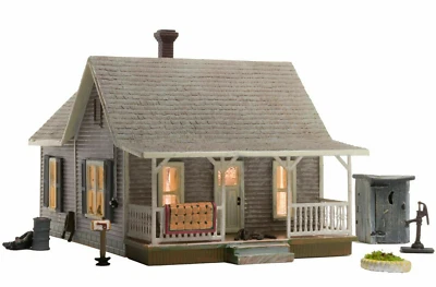 Woodland Scenics ~ N Scale ~ Built & Ready ~ Old Homestead ~ Lighted ~ BR4933 - Image 1 of 4