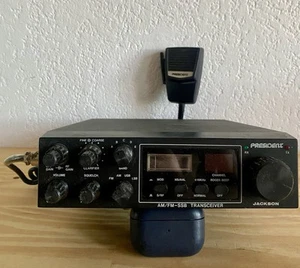 VINTAGE RADIO/CB PROPRE; « PRÉSIDENT JACKSON ».TOUJOURS BIEN CONSERVÉ À L’ABRI! - Zdjęcie 1 z 6
