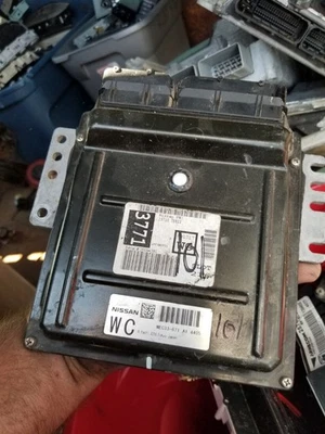 Módulo de control del motor Nissan Titan 2004 ECU ECM PCM - MEC33-671 Foto 1 de 2