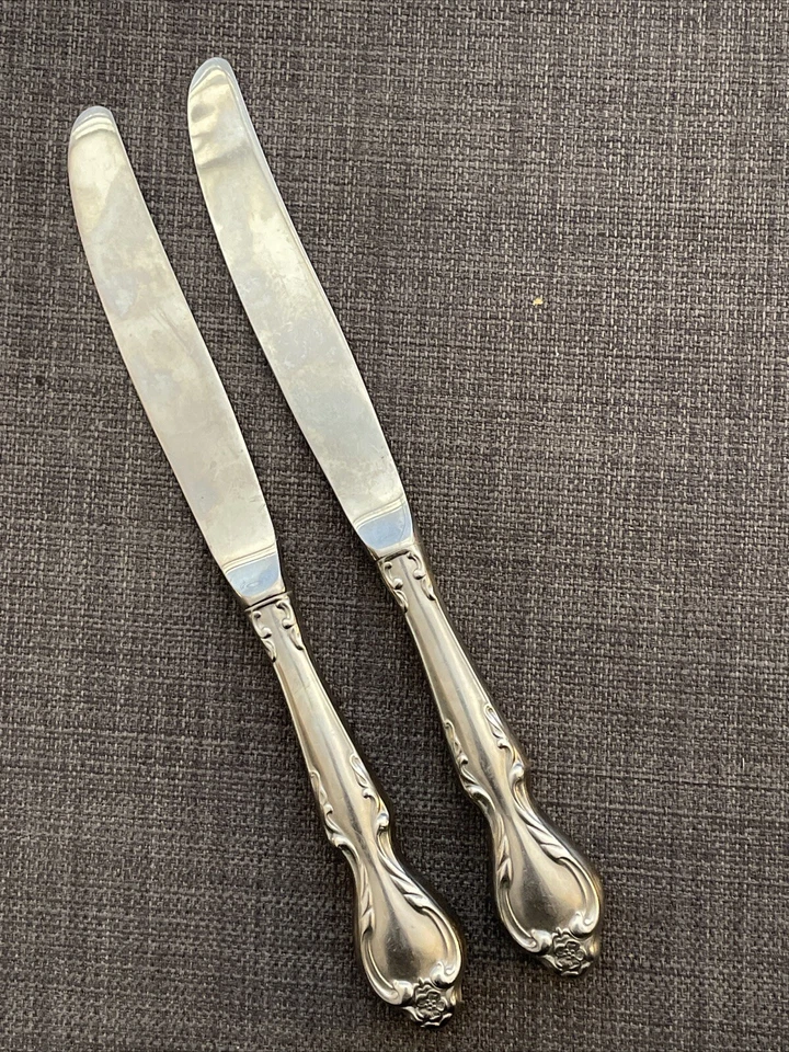 Cuchillo de Cena 2 Lyons Queens Elegante Mango Hueco Acento Negro Satinado De Colección Años 70’s Foto 1 de 1