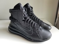 nike air max 720 saturn triple black