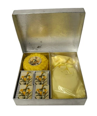 Vtg Bioessence Soap Savon Collection Bath Cubes FREESIA Ducair Gift Box 1970s - Image 1 of 4