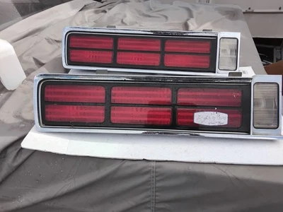 Оригинальный правый задний фонарь 1986 1987 1988 1989 1990 Chevrolet Caprice Classic GM - Изображение 1 из 3