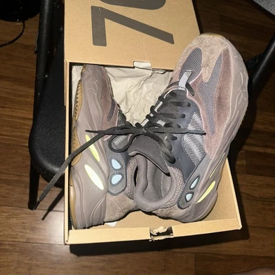 Tenis para hombre Adidas Yeezy Boost 700 V1 malva talla 7,5 Foto 1 de 4