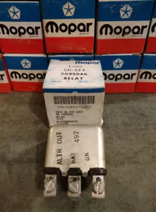 NOS 79 78 77 76 MoPar Dodge Truck M880 Ramcharger Lil Red Express Starter Relay - Foto 1 di 2