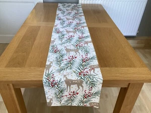 Christmas stag foliage beige berries red, white brown linen lined table runners - Picture 1 of 3