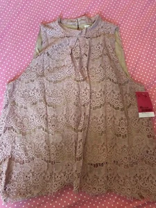 dusty pink/nude floaty Lace top Size L - NWT - Picture 1 of 2